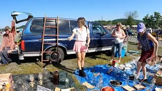Our First Time At Jake's FLEA MARKET With My HILARIOUS Parents!