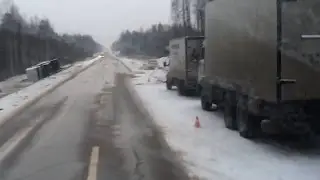 Последствия ДТП на 300 км от Архангельска трассы М-8 10.11.15