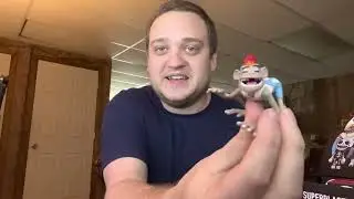 Unboxing a case of Gorillaz Mini-Series figures from Super Plastic! (Part 1)