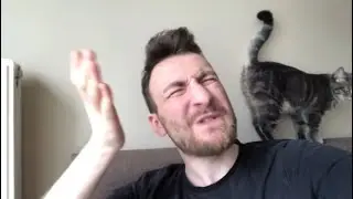 NAĞME YAPARKEN KENDİNİ KAYBEDEN ŞARKICI😂