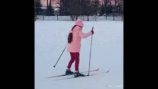 Физкультура. Катание на лыжаХ⛷️🎿