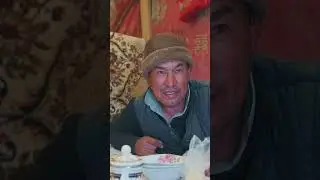 залезли в юрту, выпили кумыса