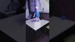Chipa-Lipa танцы на столе