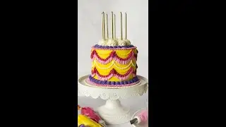 Colorful Vintage-Inspired Lambeth Piped Cake Decorating
