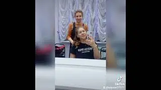 Решили сделать причёску. Мне кажется получилось очень клёво!