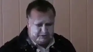 Шумеры кормят папу  маргарином.