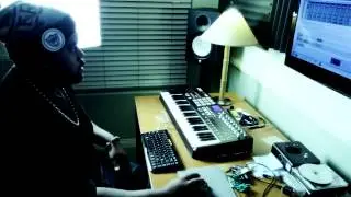 EDDIE BROCK OF THE EPIXX MAKES A BEAT on Reason sounds like Dj khalil, jake one, 9th wonder, hi tek