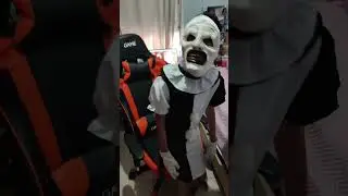 SURPRISE WITH ART THE CLOWN