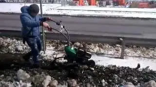 Пашем мёрзлую землю мотобоком Caiman Vario
