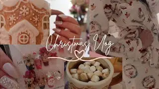 A cozy Christmas vlog | 🧸 pink lights, hot chocolate, winter nails haul, skin-care 🎀❄️