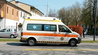 Ambulanza SUEM 118 Treviso [66] [Wail Siren] - Italian ambulance in emergency