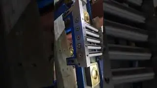 CURRY POWDER TIN CAN TOP AND CAP FITTING CONVEYOR