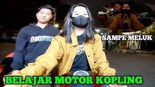 TEACH YOUR CUTE DEDEK TO LEARN TO RIDE A MOTORCYCLE WITH A CLUTCH UNTIL YOU HUGGED HER MOTORCYCLE