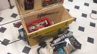Самодельный чемодан на колёсах с подсветкой
