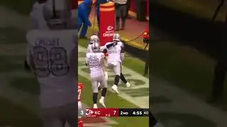 Raiders 2 defensive touchdowns in back to back plays!