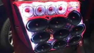 F250 com 16 subs Tiger áudio 800 w