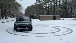 RIVIAN FUN IN THE SNOW