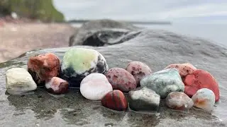 Agate Hunting at Calumet Waterworks Park