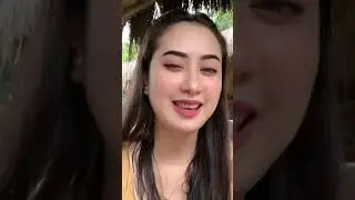 Baju Kuning Pintar Goyang Lidah