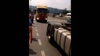 Şehitlerimiz için büyük tır konvoyu