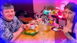 У Мужчин Всё Идёт в Мышцы