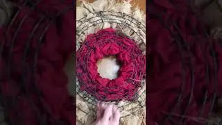 Seasonal change up double wreath design