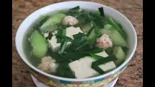 Luffas with Tofu and Chives Soup (Canh mướp nấu đậu hũ hẹ) Recipe