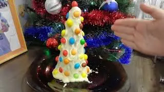 Яркая, вкусная ёлочка из M&M's, белого шоколада и вафельных трубочек🎄