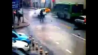 Уход от «подрезалы» на «встречку»