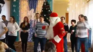 Неожиданно вызвали танцевать родителей))))