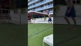 Run and Dive!
