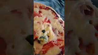 Вкусная пицца без колбасы