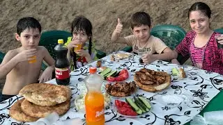 Отдых на речке 😍 Готовим шашлыки 😋 Купаемся и весело проводим время🤪