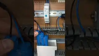 Commanding a solenoid valve with a liquid level relay 