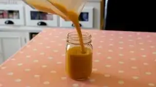 Healthy Orange Winter Smoothie - with vanilla and cinnamon (vegan)
