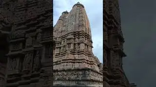 Fall in love with beauty , architecture of Khajuraho temples #travel #travelvlog #mandir (2)