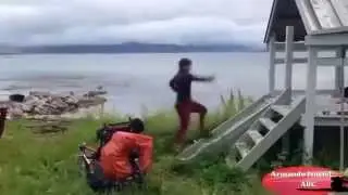 Böyle Şeylere Gülünmez Ama Siz Yine de İzleyin