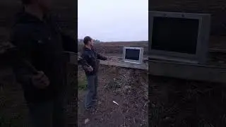 метатель. кто просил кинуть топор в телевизор