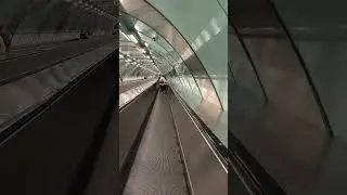 Траволатор в метро Спб. Хай-тек