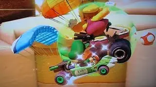 Wario Fart 8 - Wario Unloads on Baby Luigi (Mario Kart 8)
