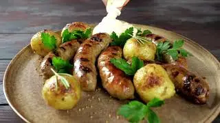 Колбаски-гриль с запеченным картофелем