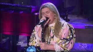 Kelly Clarkson Sings "A Special Place" Live Concert Performance by Danielle Bradbery  May 3, 2023 HD