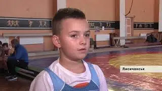 В Лисичанске прошел чемпионат по греко-римской борьбе памяти Сергея Карасева