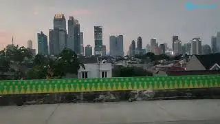 Menikmati Sunset Bersama Transjakarta