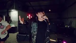 DaRoach - OMW (live performance)