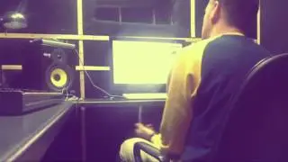 Hyde репетирует новый трэк