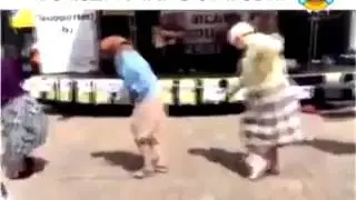 С подругами в старости