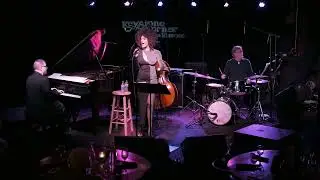 Tawanda sings "Smile." Live at the Keystone Korner.
