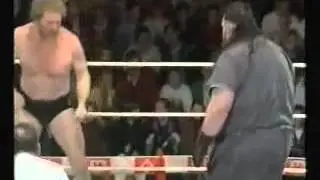Giant Haystacks vs. Pat Roach (Wales 2.6.1991)