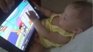 03 - Saulo assistindo Galinha Pintadinha